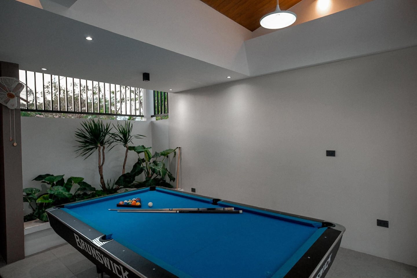 Billiards table in the shared recreation area at Casa Francho